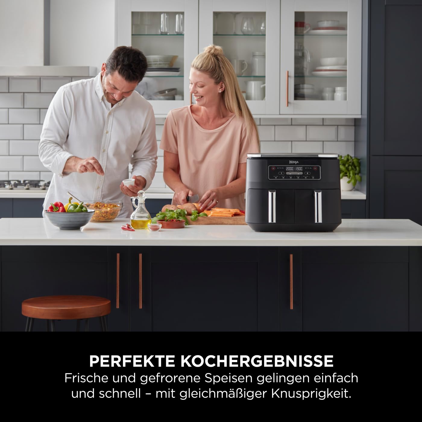 Ninja Foodi Dual Zone Digitale Heißluftfritteuse, 7,6L Airfryer, 2 Fächer, Antihaftbeschichtung, spülmaschinenfeste Körbe, 6-in-1, 4-6 Portionen, Schwarz AF300EU